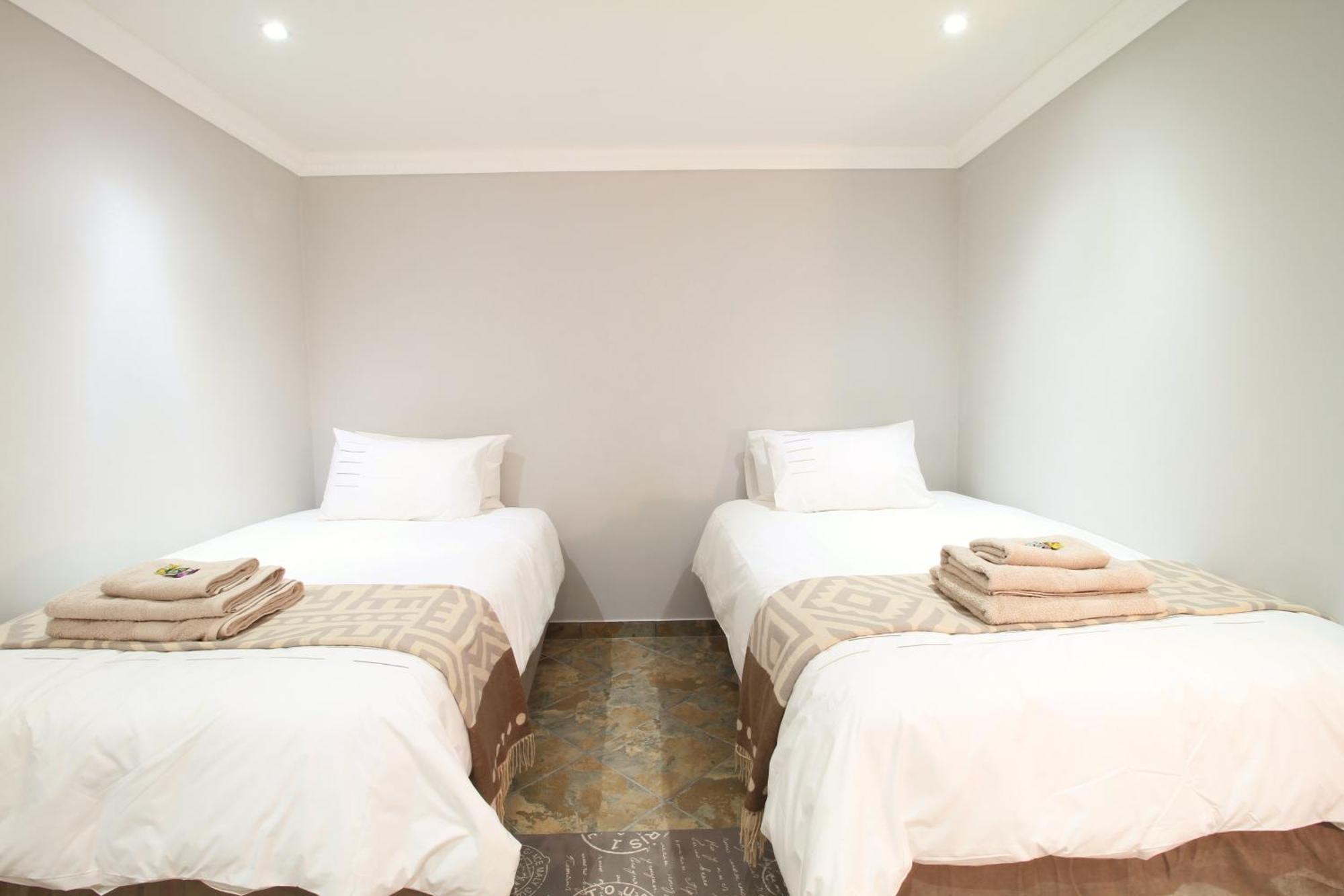 7 At Brainline Apartment พริทอเรีย ภายนอก รูปภาพ