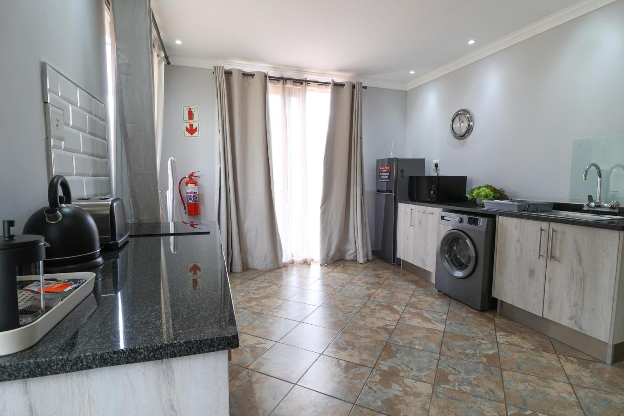 7 At Brainline Apartment พริทอเรีย ภายนอก รูปภาพ